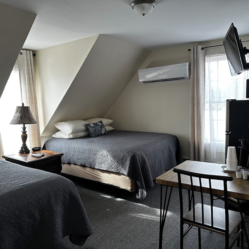Unit 10 (Second Floor) photo 1