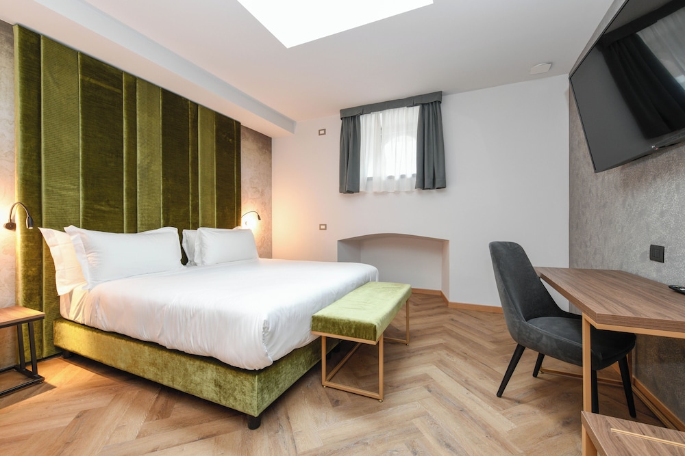 Superior Quadruple Room - Photo 3
