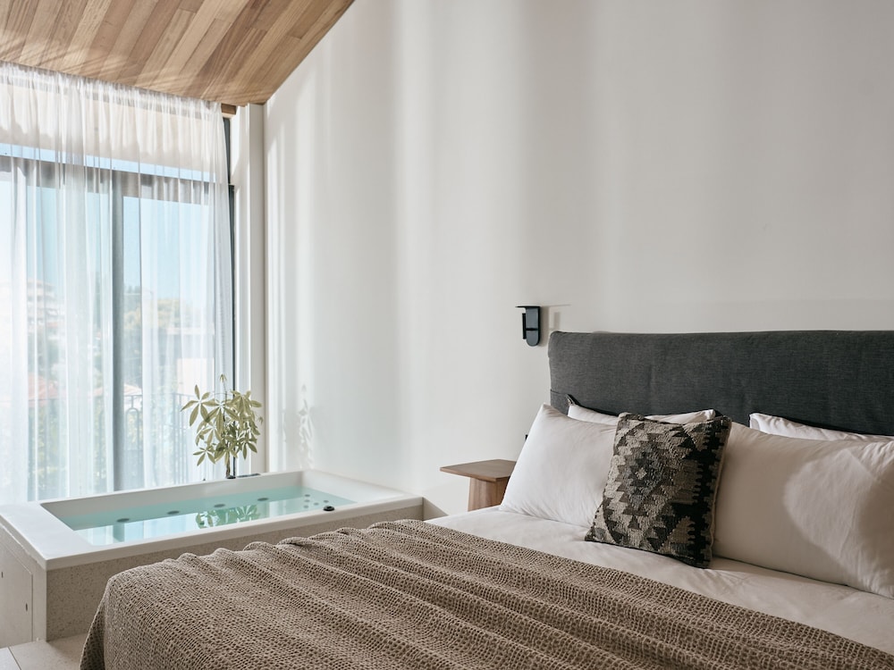 Upper Floor Suite with Hot Tub