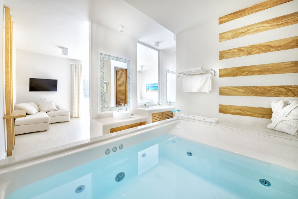 Nissaki VIP Suite with Indoor and Outdoor Hot Tub, Sea View - Photo 12