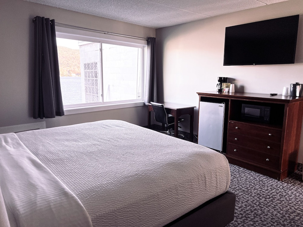 Best Value Room, 1 King Bed - Photo 2