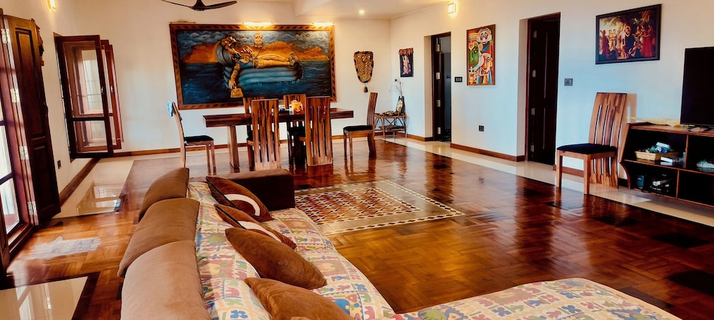 Room, 3 Bedrooms, Smoking