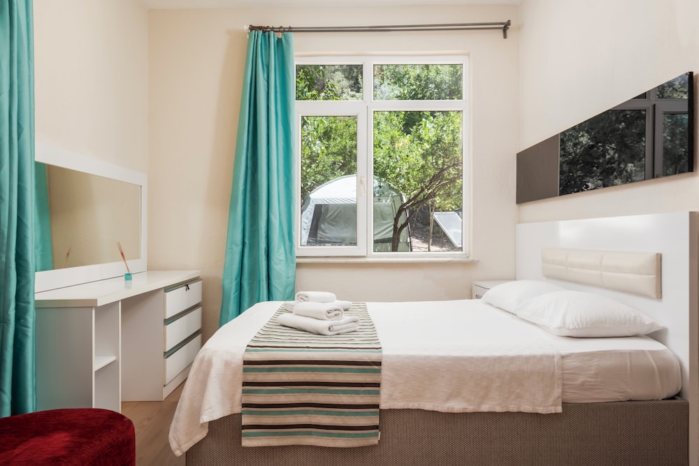 Family Quadruple Room, Courtyard View photo 2