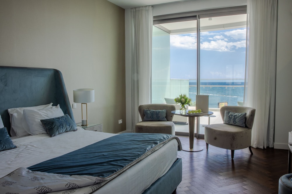 Luxury Apartment photo 1