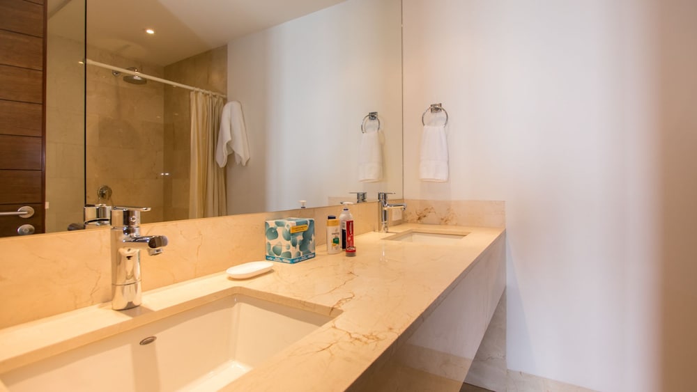Apartment, 2 Bedrooms, City View photo 2