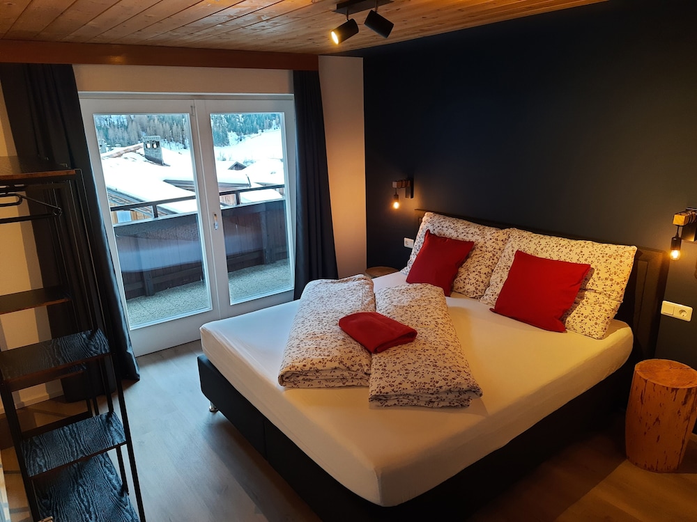 Comfort Apartment, 2 Bedrooms, Balcony photo 3