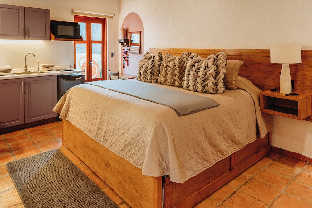 Deluxe Room, 1 Bedroom, Balcony, Mountain View photo 1