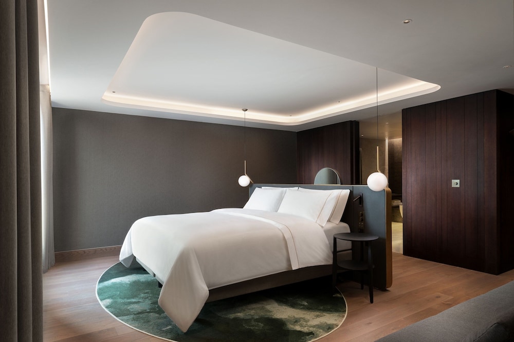 Executive Suite, 1 Bedroom, City View