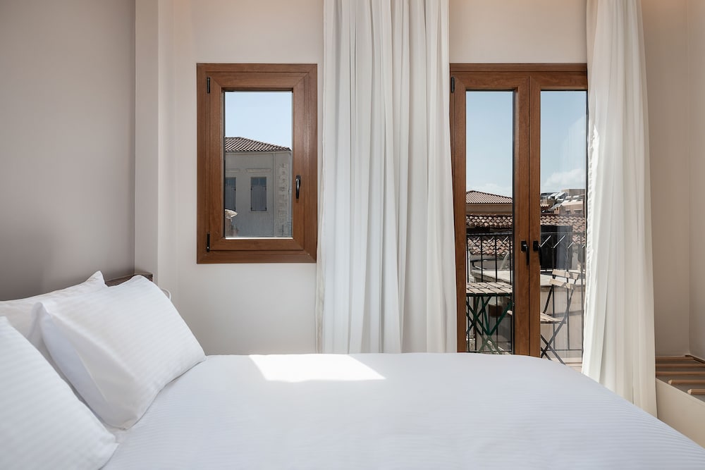 Deluxe Room - Photo 3