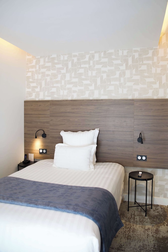 Standard Room, 1 Double Bed, Non Smoking - Photo 1