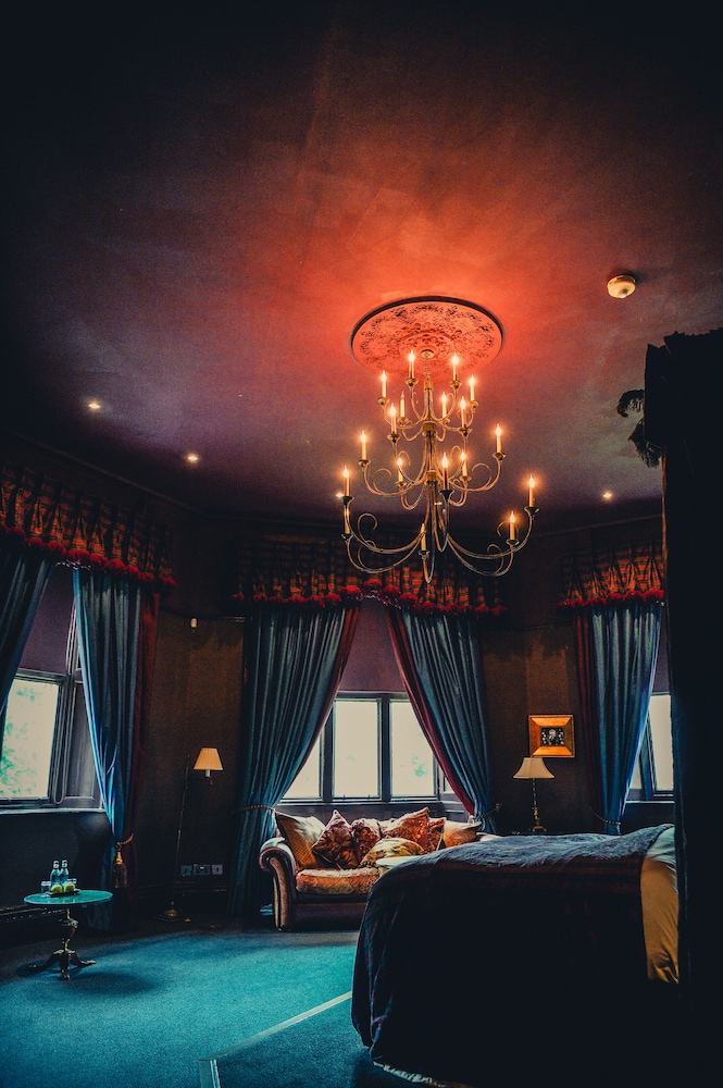 Deluxe Suite, 1 King Bed (Prince of Wales) - Photo 3