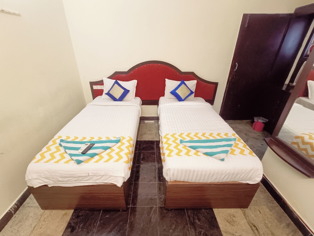 Standard Twin Room - Photo 12