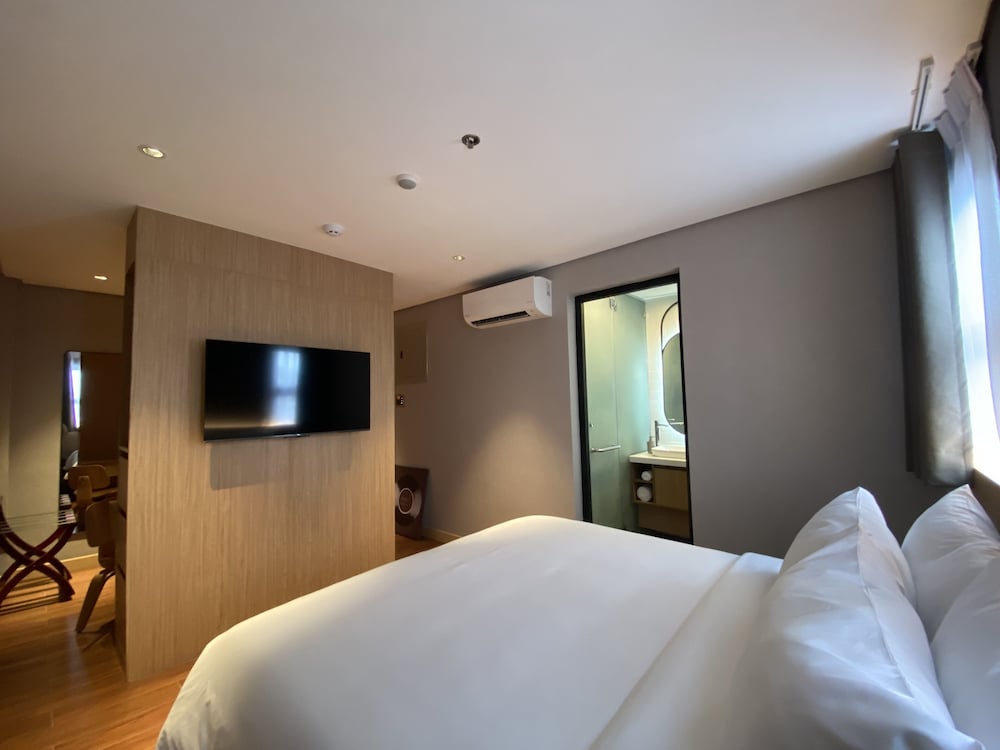 Deluxe Room - Photo 2