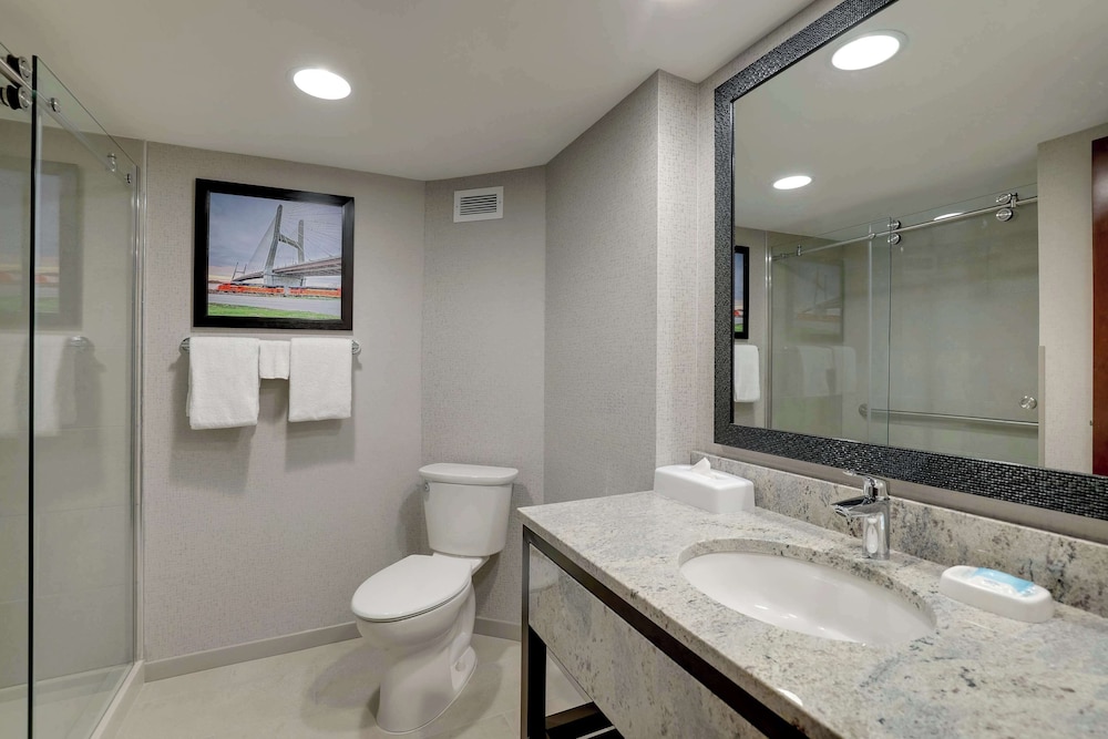 Suite, 1 King Bed with Sofa bed, Refrigerator & Microwave (Upper Floor, 2 Rooms, Sofabed) - Photo 6