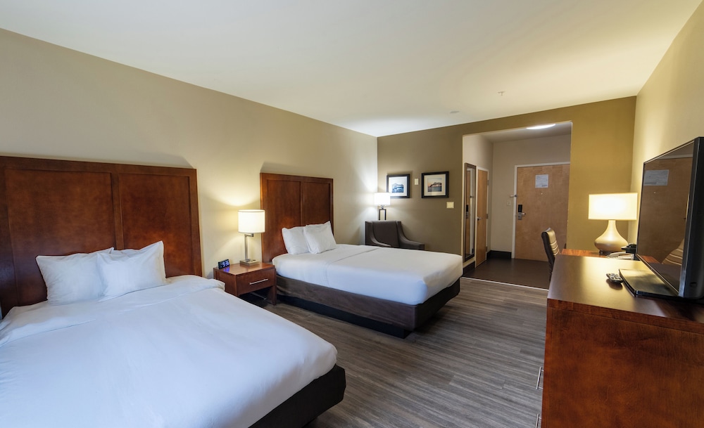 Room, 2 Queen Beds - Photo 1