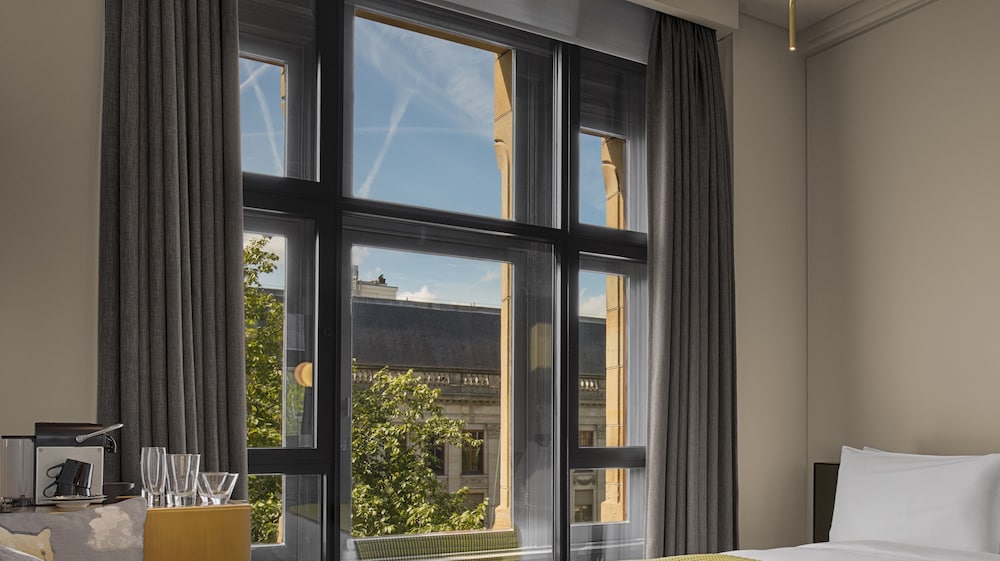 Fabulous Room, Superior Room, 1 King Bed, Canal View, photo 6