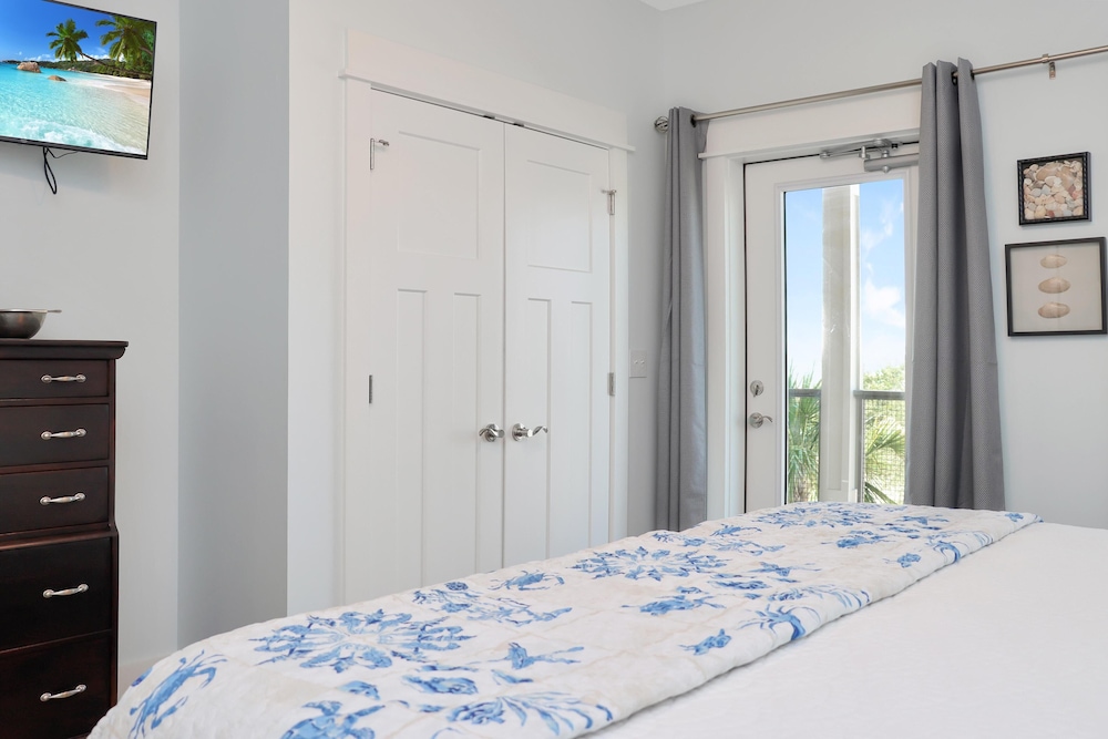 House, Multiple Beds (The Sea Life)