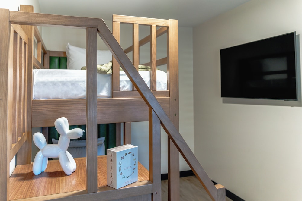 Family Room, Multiple Beds, Non Smoking photo 2