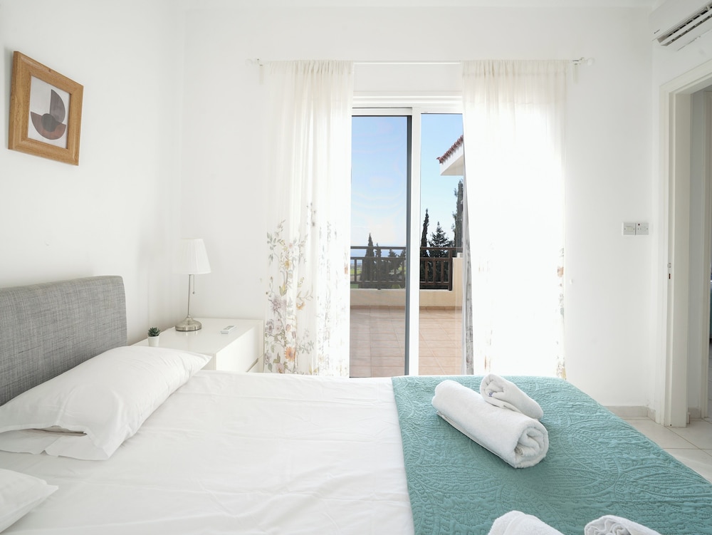 Classic Villa, Pool View photo 2