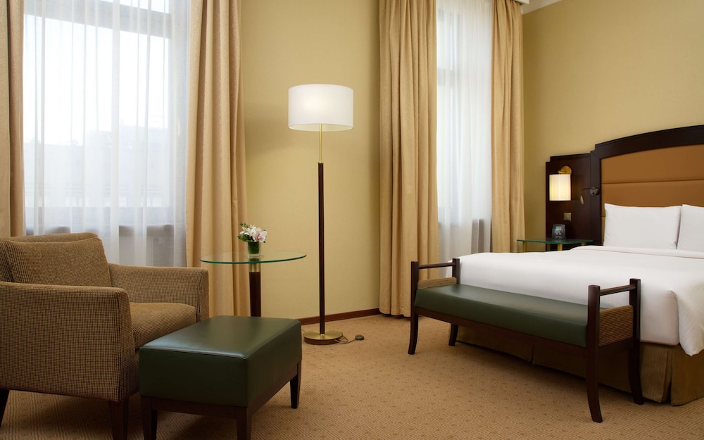 Deluxe Room, 1 Queen Bed