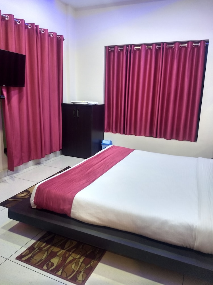 Deluxe Room - Photo 3