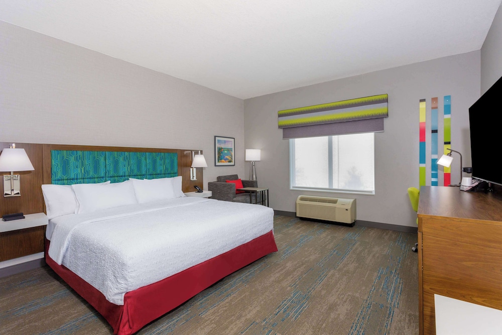 Room, 1 King Bed, Accessible (Mobility & Hearing, Roll-in Shower)