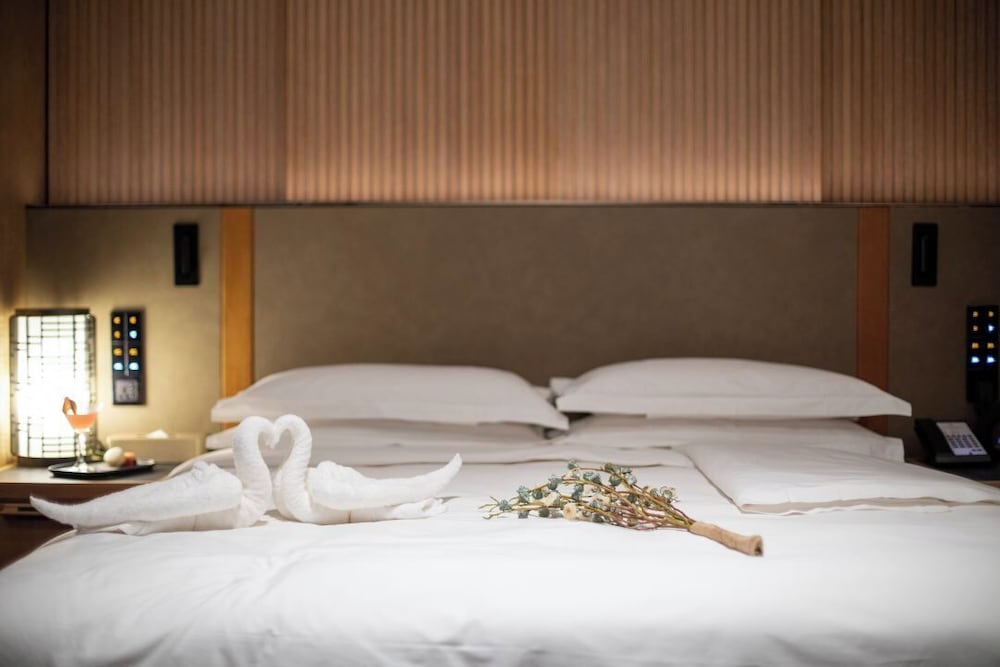 Deluxe Double Room, City View