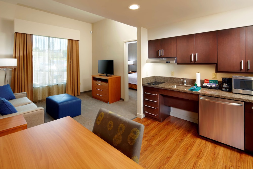 Suite, 2 Queen Beds, Accessible, Non Smoking (Hearing, Large Suite) photo 3