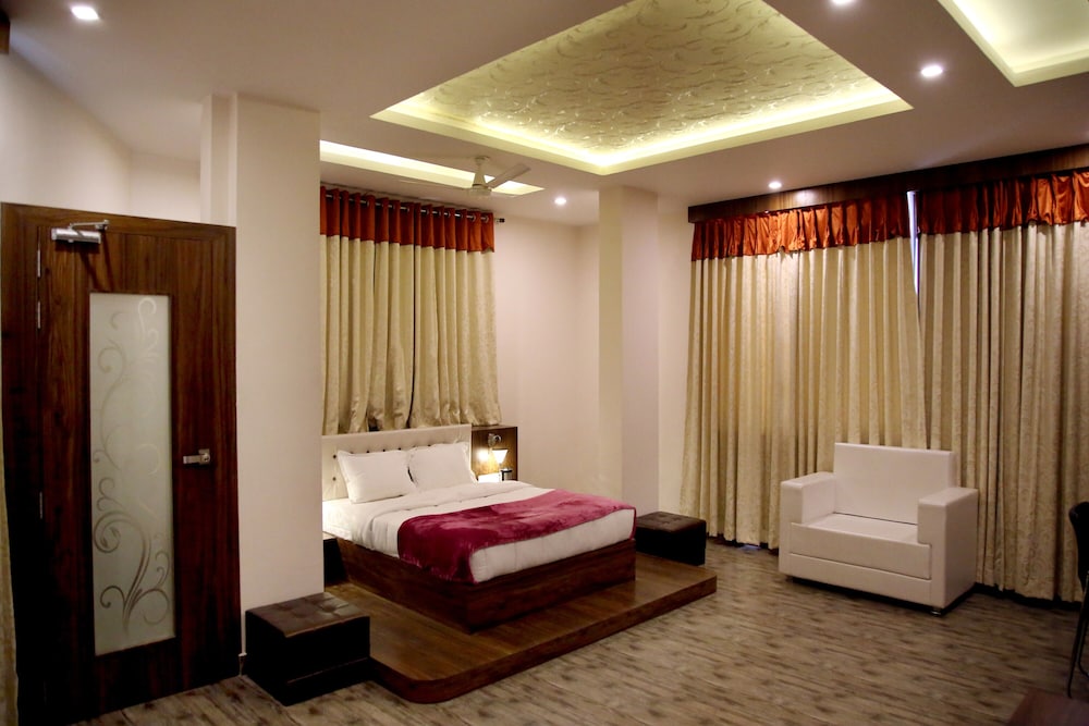 Deluxe Room - Photo 6
