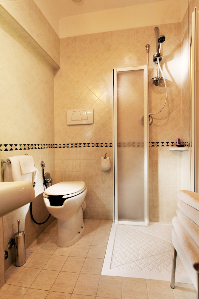 Standard Triple Room photo 2