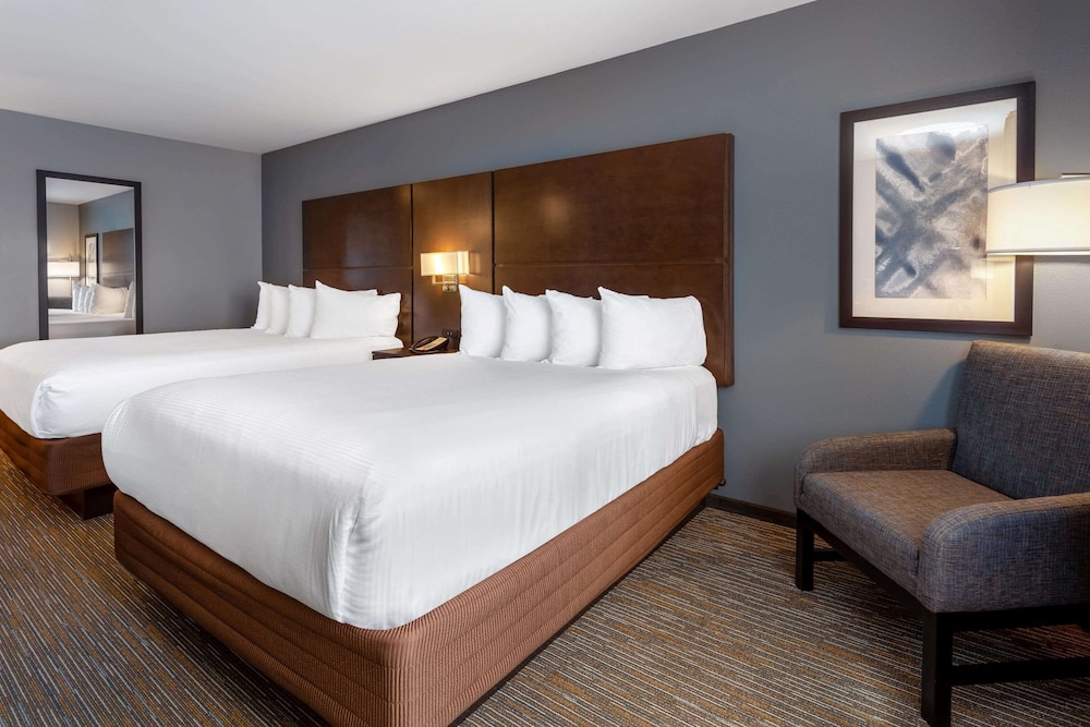 Room, 2 Queen Beds, Non Smoking photo 2