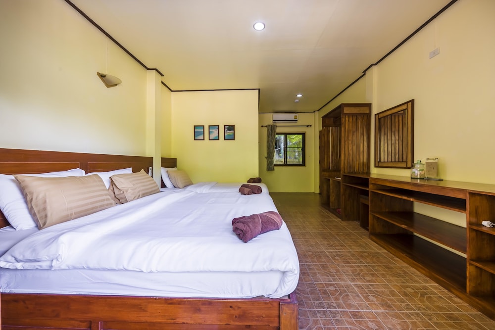 Triple Room, Beachside photo 2