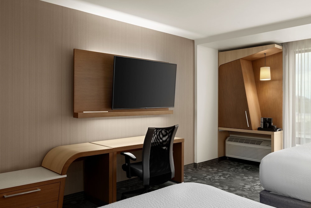 Room, 2 Queen Beds photo 2