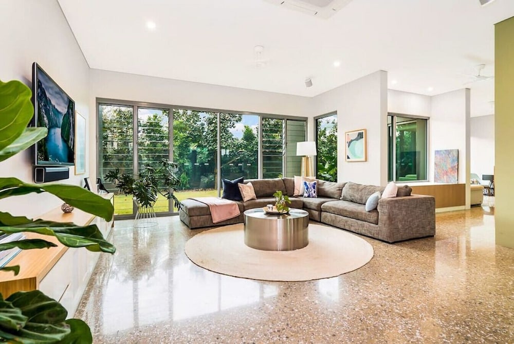 Luxury Villa photo 3
