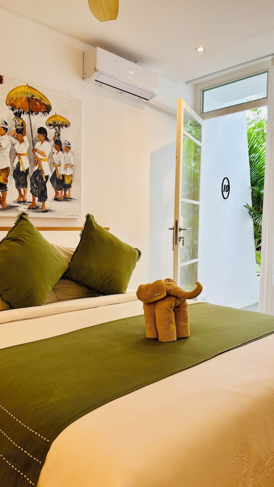 Premium Double Room, 1 Queen Bed, Garden View