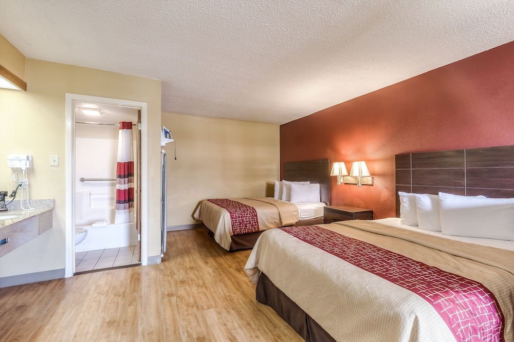 Deluxe Room, 2 Queen Beds, Non Smoking - Photo 16