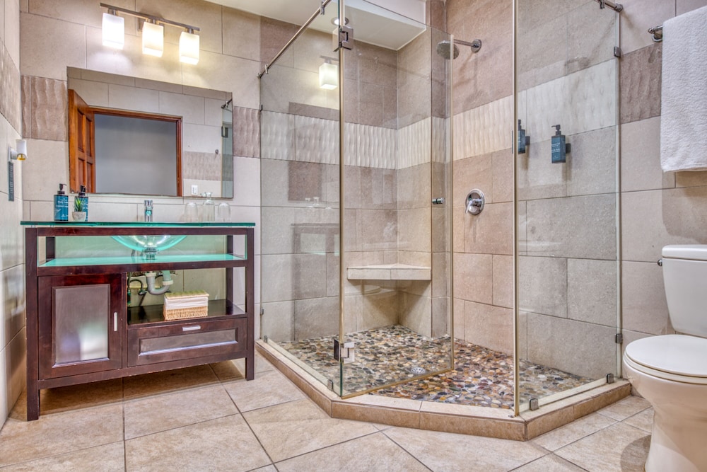 Starfish Pool View Ground Floor King Suite photo 3