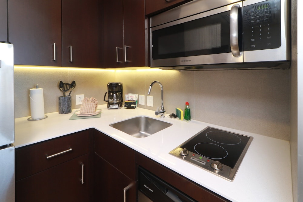 Suite, 1 Bedroom, Kitchen photo 1