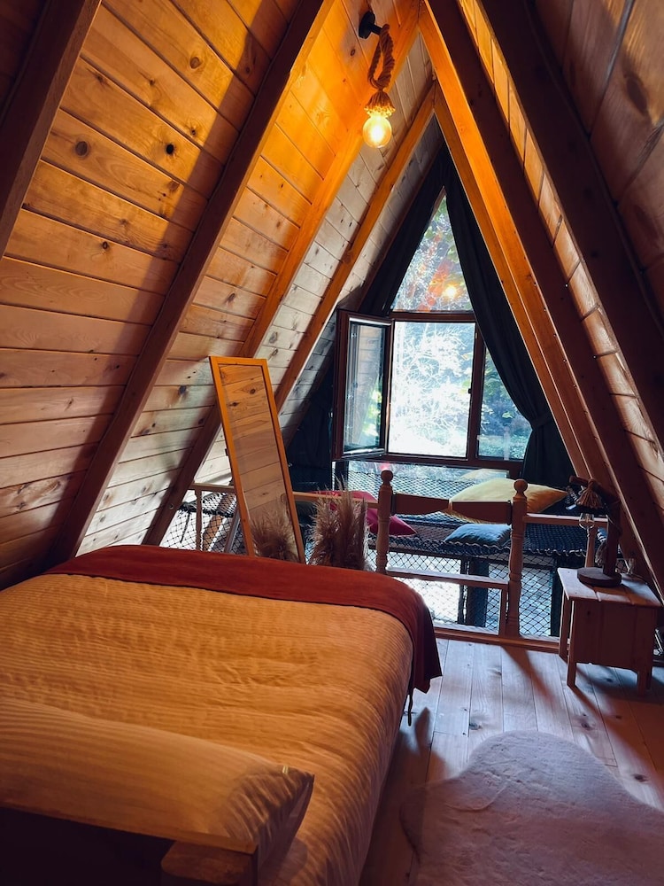 Basic Chalet photo 2