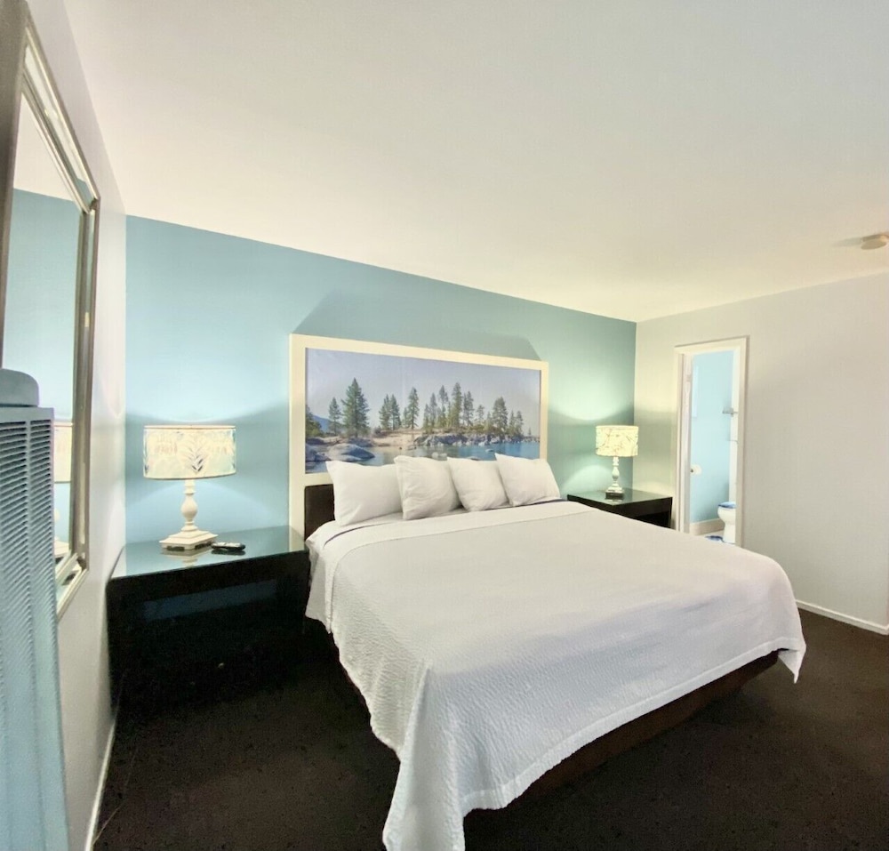 Family Room, Mountain View