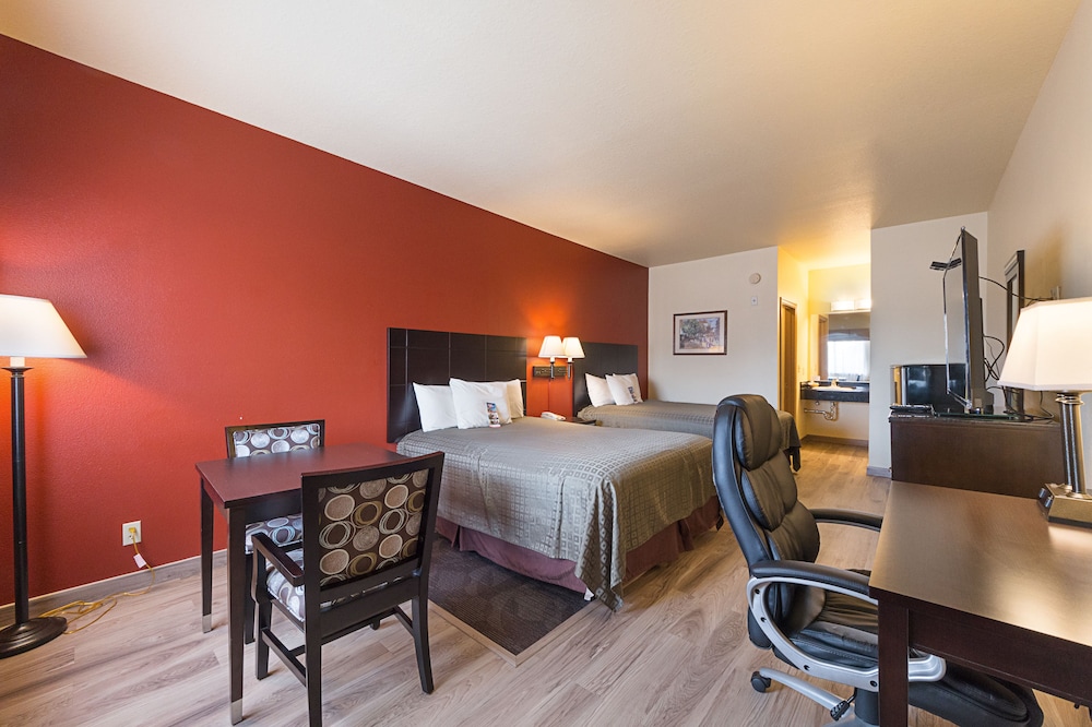 Standard Room, 2 Queen Beds, Non Smoking, Refrigerator & Microwave - Photo 1