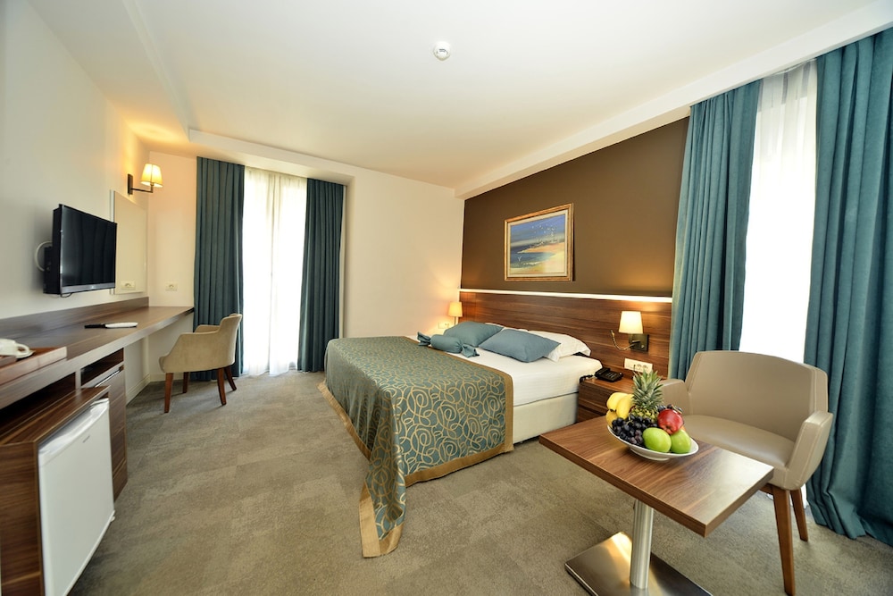 Deluxe Triple Room photo 1