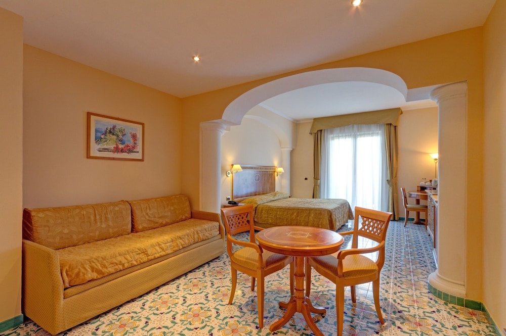 Junior Suite, Balcony, Sea View - Photo 1