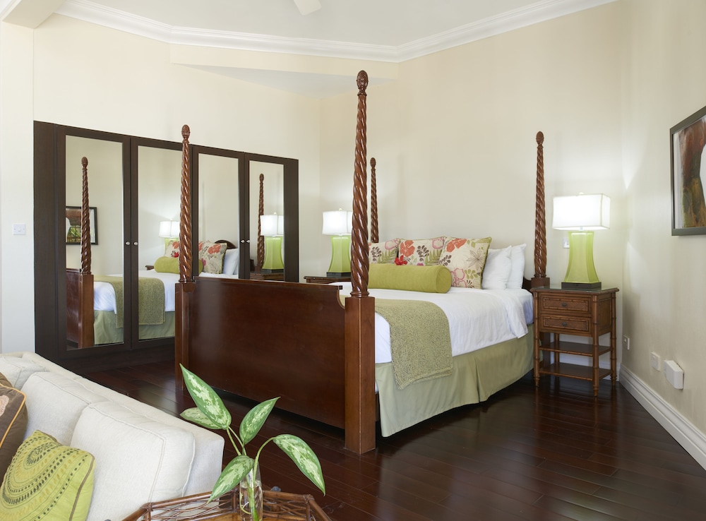 Signature Suite, Beachfront photo 2