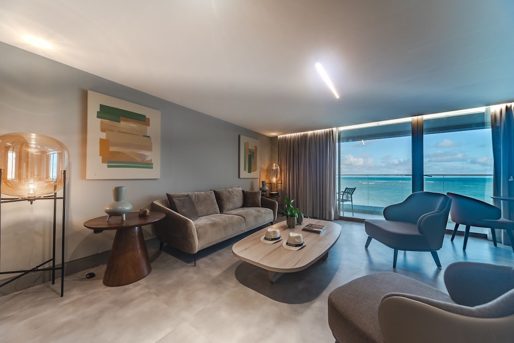 Presidential Studio Suite, 1 King Bed, Bathtub, Ocean View