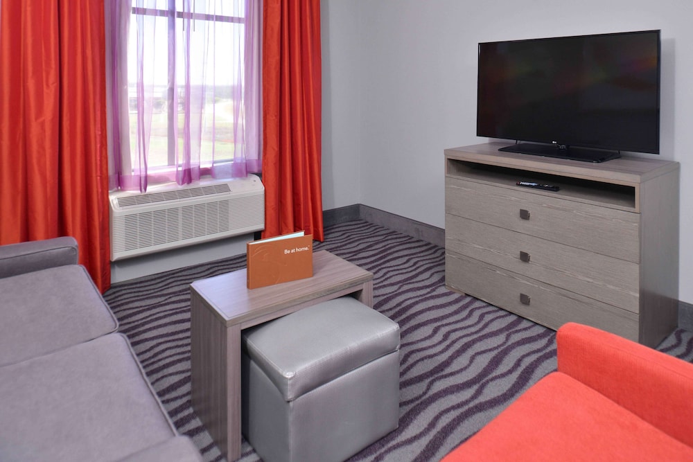 Suite, 1 King Bed, Accessible, Non Smoking (Roll-in Shower)