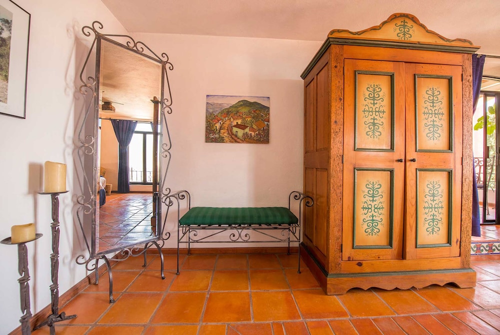 Valenciana photo 1