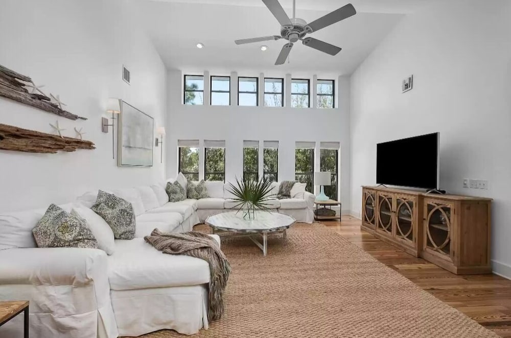 House, 6 Bedrooms