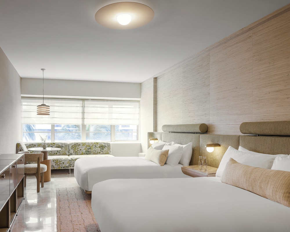 Room, 1 King Bed, City View - Photo 3