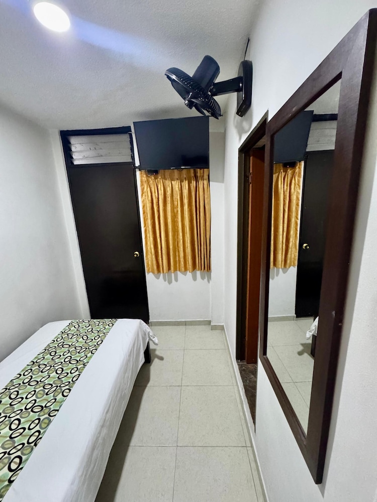 Economy Room